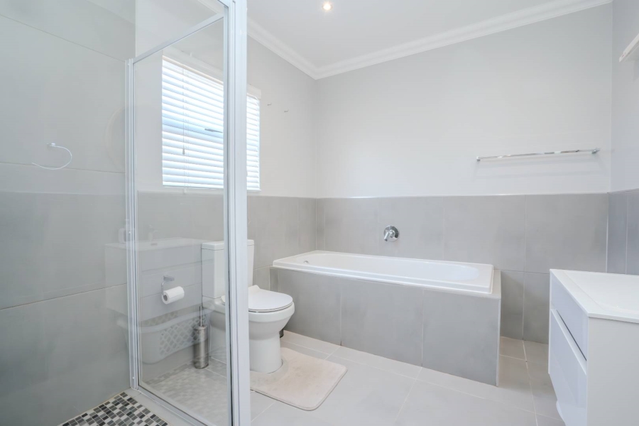 4 Bedroom Property for Sale in Laguna Sands Western Cape